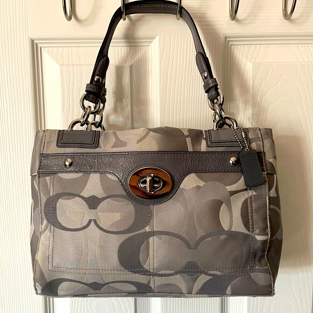 Coach Penelope optic signature gray/silver purse